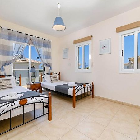 Blue Water Bay Villas Paralimni Dış mekan fotoğraf