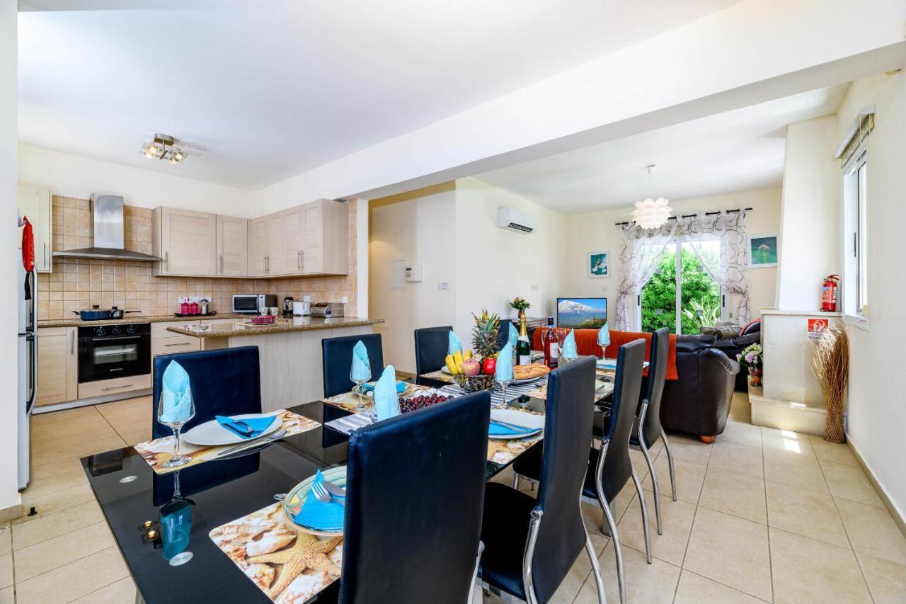 Blue Water Bay Villas Paralimni Dış mekan fotoğraf