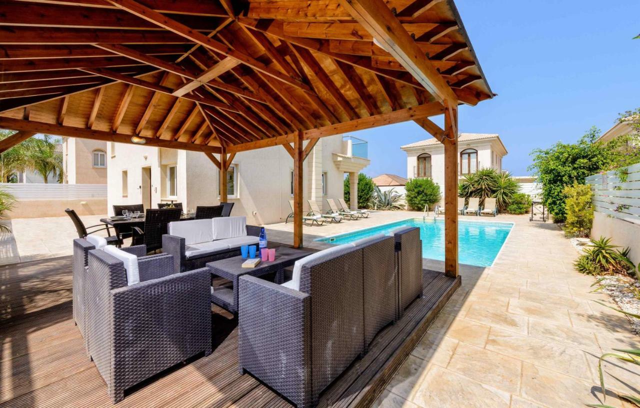 Blue Water Bay Villas Paralimni Dış mekan fotoğraf