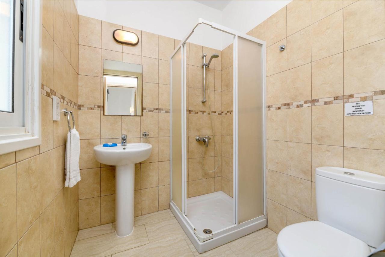 Blue Water Bay Villas Paralimni Dış mekan fotoğraf
