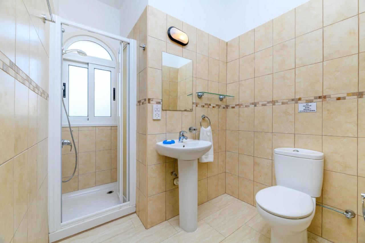 Blue Water Bay Villas Paralimni Dış mekan fotoğraf