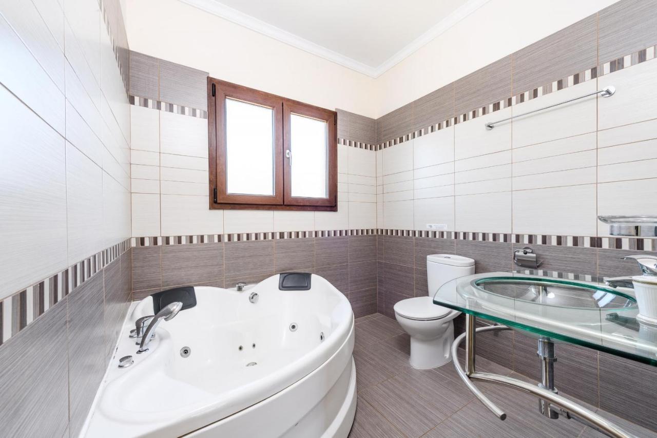 Blue Water Bay Villas Paralimni Dış mekan fotoğraf